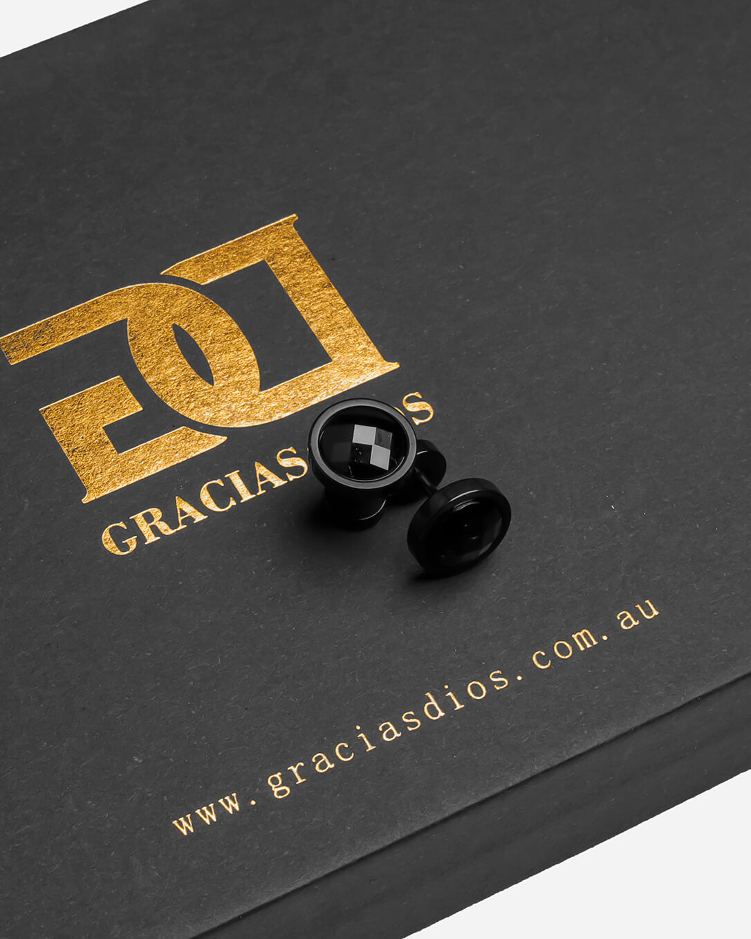 Black Round Stud Earrings 10mm