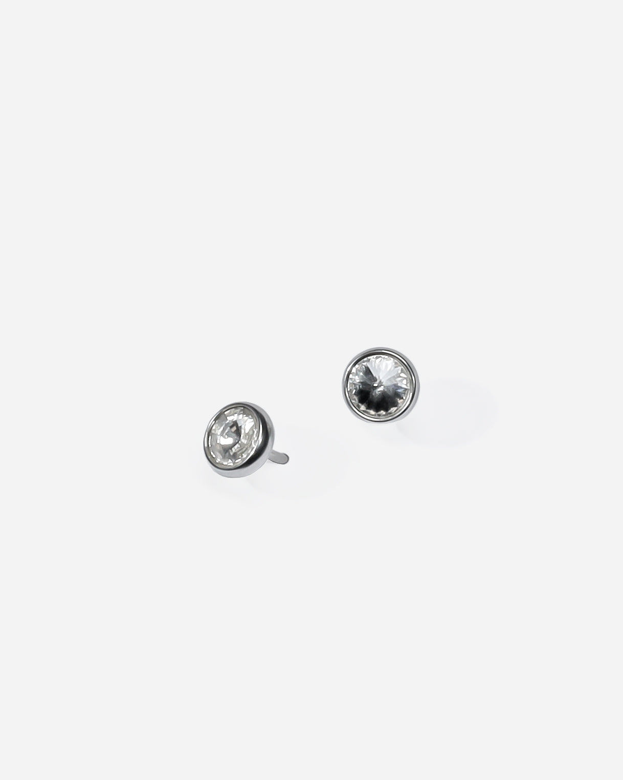 GD Holographic Center Dumbbell Earrings - Unique Statement Jewelry for Trendy Style